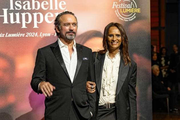 Vincent Perez and Karine Sylla attend the Lumière Festival 2024 award ceremony in Lyon on 10 18 2024 Photo Sandrine Thesillat Panoramic PEOPLE Price Lumiere Festival Lumiere 2024 Lyon 10 18 2024 SandrineThesillat Panoramic 