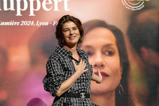 Irène Jacob attends the Lumière Festival 2024 award ceremony in Lyon on 10 18 2024 Photo Sandrine Thesillat Panoramic PEOPLE Price Lumiere Festival Lumiere 2024 Lyon 10 18 2024 SandrineThesillat Panoramic 