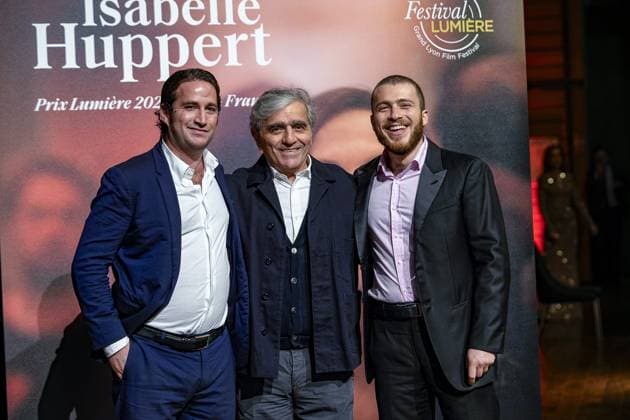 Ronald Chammah and Isabelle Hupperts sons attend the Lumière Festivals Prix Lumière 2024 award ceremony in Lyon on 10 18 2024 Photo Sandrine Thesillat Panoramic PEOPLE Price Lumiere Festival Lumiere 2024 Lyon 10 18 2024 SandrineThesillat Panoramic 