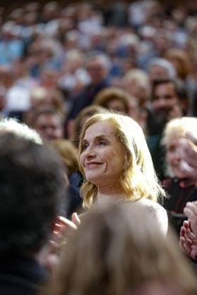 Isabelle Huppert attends the Lumière Festival 2024 award ceremony in Lyon on 10 18 2024 Photo Sandrine Thesillat Panoramic PEOPLE Price Lumiere Festival Lumiere 2024 Lyon 10 18 2024 SandrineThesillat Panoramic 