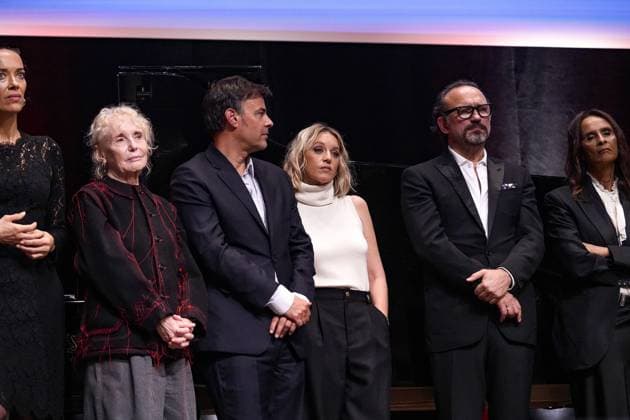 Coralie Fargeat, Claire Denis, F Ozon, Ludivine Saignier, Vincent Perez attend the Prix Lumière 2024 award ceremony at the Festival Lumière in Lyon on 18 10 2024 Photo Sandrine Thesillat Panoramic PEOPLE Price Lumiere Festival Lumiere 2024 Lyon 10 18 2024 SandrineThesillat Panoramic 