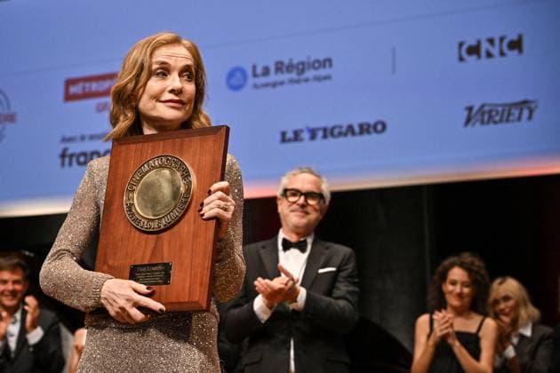16th Lumiere Film Festival Lumiere Award Ceremony Isabelle Huppert attending the Lumiere Award Ceremony ( Prix Lumiere ) during the 16th Lumiere Film Festival in Lyon, France on October 18, 2024. Photo by Julien Reynaud APS-Medias ABACAPRESS.COM Lyon France  Copyright: xReynaudxJulien APS-Medias ABACAx