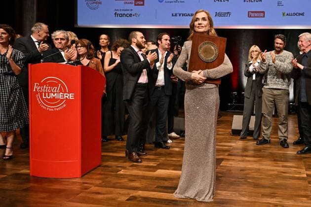 16th Lumiere Film Festival Lumiere Award Ceremony Isabelle Huppert attending the Lumiere Award Ceremony ( Prix Lumiere ) during the 16th Lumiere Film Festival in Lyon, France on October 18, 2024. Photo by Julien Reynaud APS-Medias ABACAPRESS.COM Lyon France  Copyright: xReynaudxJulien APS-Medias ABACAx