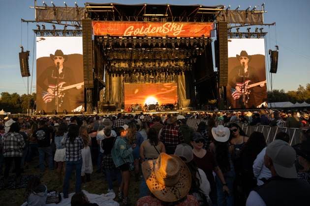October 18, 2024, Sacramento, Ca, USA: Clint Black performs during the Golden Sky Music Festival at Discovery Park on Friday, Oct. 18, 2024 in Sacramento. Sacramento USA - ZUMAj89_ 20241018_zaf_j89_002 Copyright: xPaulxKitagakixJr.x