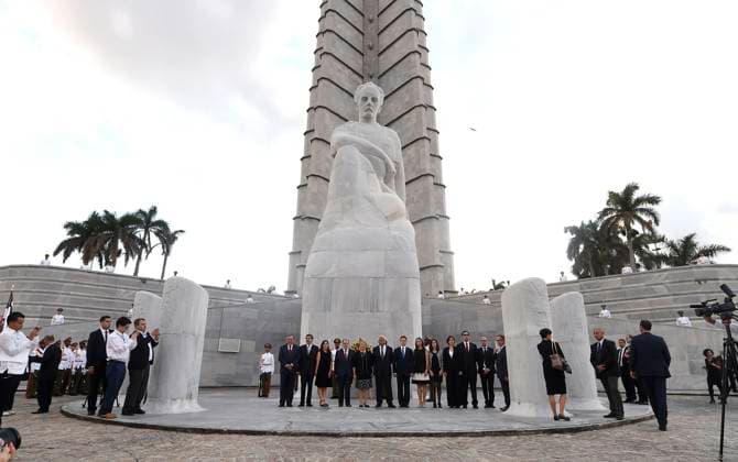 80108223. La Habana, 8 Ene. 2018 (Notimex-JulioWright).- La presidenta chilena Michelle Bachelet sostuvo una reunion bilateral con su homologo cubano Raul Castro, en el Palacio de la Revolucion, en el marco de la visita oficial que realiza a este pais. NOTIMEX FOTO JULIOWRIGHT COR POL LA HABANA CUBA EDITORIAL USE ONLY Copyright: xXimenaxNavarrox NTX11000000 JULIOxWRIGHTx notimexpix745061