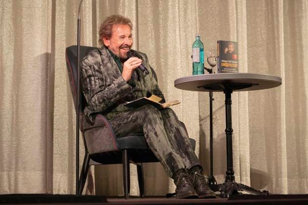 Thomas Gottschalk bei einer Lesung aus seinem Buch Ungefiltert - Bekenntnisse von einem, der den Mund nicht halten kann in der Astor Film Lounge im Arri. München, 22.10.2024 *** Thomas Gottschalk at a reading from his book Ungefiltert Bekenntnisse von einem, der den Mund nicht halten kann in der Astor Film Lounge im Arri München, 22 10 2024 Foto:xN.xKolinzx xFuturexImagex gottschalk_muenchen_4016