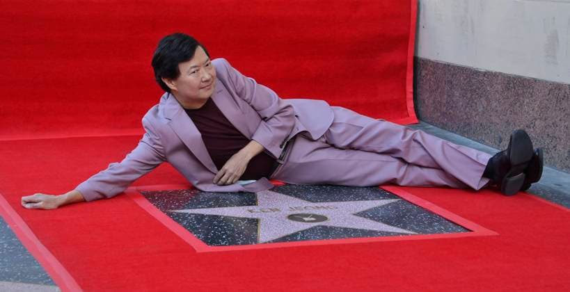 Bilder des Jahres 2024, Entertainment 10 Oktober Entertainment Themen der Woche KW43 Entertainment Bilder des Tages Actor Ken Jeong savors the moment during an unveiling ceremony honoring him with the 2,794th star on the Hollywood Walk of Fame in Los Angeles on Wednesday, October 23, 2024.  LAP2024102303 JIMxRUYMEN