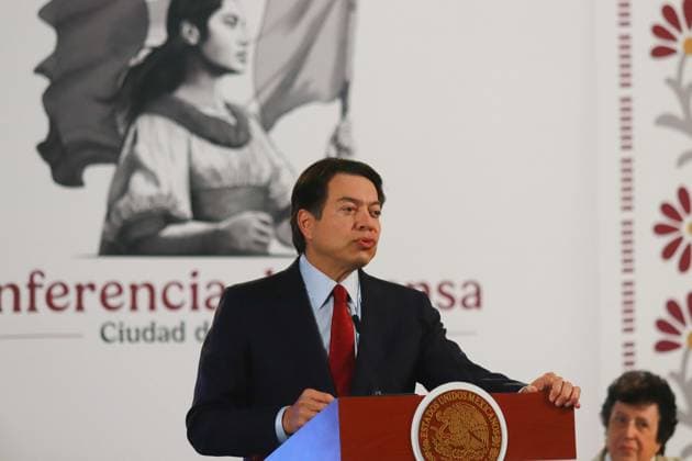 Mexico™s President Claudia Sheinbaum Briefing Conference Mario Delgado , Secretary of Public Education (SEP), speaking during Mexico™s President Claudia Sheinbaum Pardo press conference about at the National Palace. on October 23, 2024 in Mexico City, Mexico. Mexico City CDMX Mexico Copyright: xCarlosxSantiagox