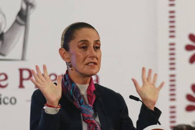 President Sheinbaum Holds A Press Briefing - Mexico Mexico’s President, Claudia Sheinbaum Pardo speaking about the allocation of 5 billion Mexican Pesos for the new university campuses, which are included in the budget, and also confirmed the arrest of the perpetrator of the murder of priest Marcelo Perez in Chiapas, and the death of Fernando Valenzuela, during a briefing conference at the National Palace. Mexico City, Mexico, October 23, 2024. Photo by Carlos Santiago Eyepix Group ABACAPRESS.COM Mexico City Mexico  Copyright: xEyepix ABACAx