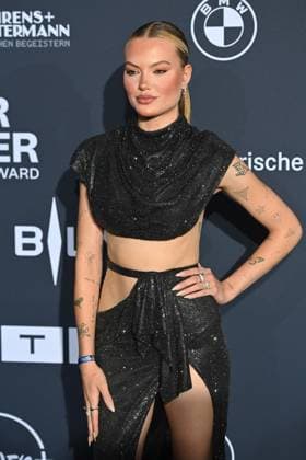 Cheyenne Ochsenknecht, single image,cropped single motif,half figure,half figure red carpet,Blue Panther TV and Streaming Award 2024 on 23 10 2024 at BMW Welt Munich