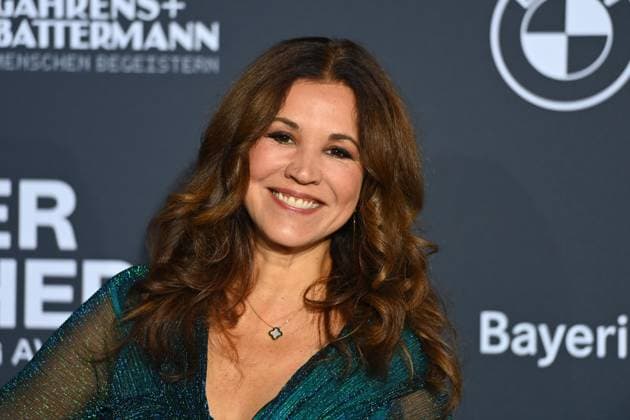 Karen WEBB presenter, single image, cropped single motif, portrait, portrait, portrait red carpet, Blue Panther TV and Streaming Award 2024 on 23 10 2024 at BMW Welt Munich
