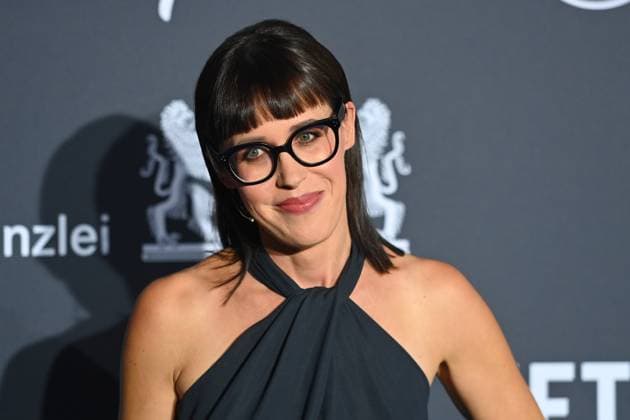Eva KARL FALTERMAIER presenter, single image, cropped single motif, portrait, portrait, portrait red carpet, Blue Panther TV and Streaming Award 2024 on 23 10 2024 at BMW Welt Munich