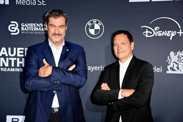 Markus Söder and Dieter Nuhr at the presentation of the Blue Panther TV Streaming Award 2024 at BMW Welt Munich, 23 10 2024 Foto:xF.xKernx xFuturexImagex blauer _panther_4030
