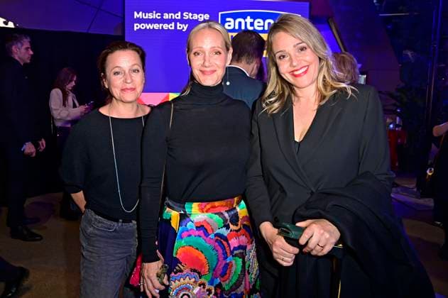Guest, Anna Schudt and Alwara Höfels at the presentation of the Blue Panther TV Streaming Award 2024 at BMW Welt Munich, 23 10 2024 Foto:xF.xKernx xFuturexImagex blauer_panther_4467