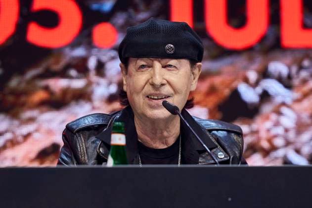 Entertainment Themen der Woche KW43 Entertainment Bilder des Tages Klaus Meine bei einer Pressekonferenz der Scorpions in der Swiss Life Hall anlässlich ihres Coming Home -Konzerts zum 60-jährigen Bandjubiläum am 5.Juli 2025 in der Heinz von Heiden Arena. Hannover, 24.10.2024 *** Klaus Meine at a press conference of the Scorpions in the Swiss Life Hall on the occasion of their Coming Home concert for the 60th anniversary of the band on July 5, 2025 in the Heinz von Heiden Arena Hannover, 24 10 2024 Foto:xU.xStammx xFuturexImagex scorpions_4009