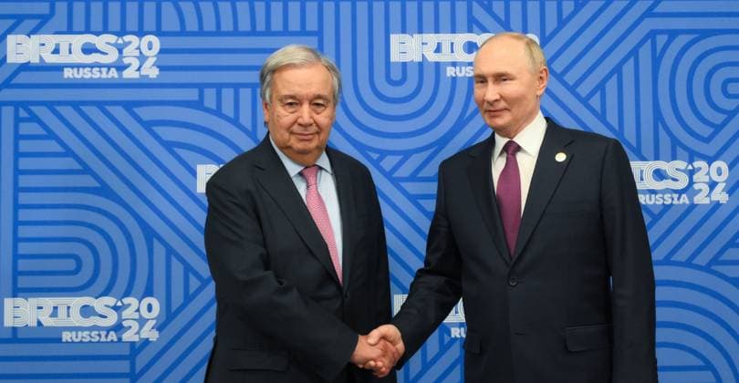 News Themen der Woche KW43 News Bilder des Tages 16th BRICS Summit. President of Russia Vladimir Putin meets with UN Secretary-General Antonio Guterres 8791598 24.10.2024 President of Russia Vladimir Putin, right, and UN Secretary-General Antonio Guterres during their meeting on the sidelines of the 16th BRICS Summit in Kazan, Russia. Images can be used on the condition that the photographer?s name and source are mentioned in the following order: name of the photographer brics-russia2024.ru host photo agency. Ekaterina Chesnokova Photohost agency brics-russia2024.ru Kazan Republic of Tatarstan Russia  Copyright: xEkaterinaxChesnokovax