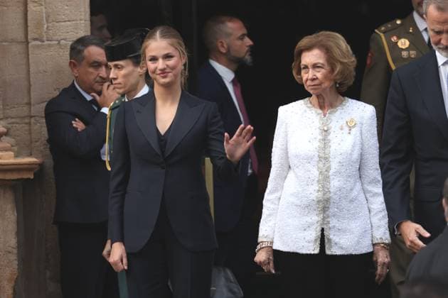 Arrivals at the 2024 Princess of Asturias Awards Ceremony in Oviedo Princess Leonor and Queen Sofia leaving the Reconquista Hotel to go to the Campoamor Theater before the 2024 Princess of Asturias Awards Ceremony, on October 25, 2024, in Oviedo, Asturias Spain The Princess of Asturias Foundation celebrates today the Princess of Asturias Awards, which are presented annually at a solemn academic ceremony in Oviedo, The objectives of the Foundation are to contribute to the exaltation and promotion of scientific, cultural and humanistic values that are universal heritage, through eight categories of awards FAMOSOSOS HOTEL RECONQUISTA PREMIOS PRINCESA DE ASTURIAS José Oviedo Asturias Oviedo Asturias Oviedo Asturias Espana  Copyright: xJosÃ xRuizx 6301606