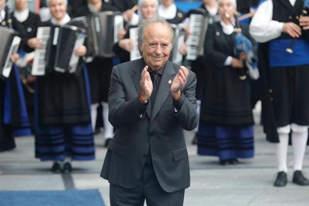 Arrivals at the 2024 Princess of Asturias Awards Ceremony in Oviedo The singer-songwriter Joan Manuel Serrat, 2024 Princess of Asturias Award for the Arts, on his arrival at the Campoamor Theater to attend the 2024 Princess of Asturias Awards Ceremony, on October 25, 2024, in Oviedo, Asturias Spain The Princess of Asturias Foundation celebrates today the annual Princess of Asturias Awards, The objectives of the Foundation are to contribute to the exaltation and promotion of scientific, cultural and humanistic values that are universal heritage, through eight categories of awards 25 OCTOBER 2024 PRINCESS OF ASTURIAS KINGS PRINCESS INFANTA PRIZES ASTURIES ASTURIAS CAMPOAMOR PRIZE AWARDS ARRIVALS Oviedo Asturias Oviedo Asturias Asturias Espan  Copyright: xJorgexPeteirox 6301613
