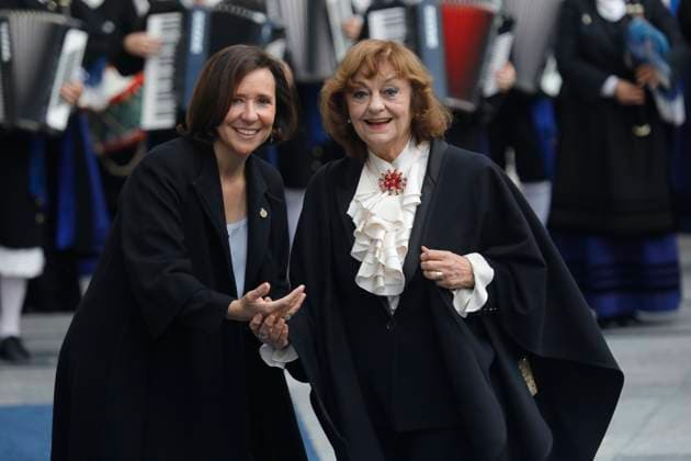 Arrivals at the 2024 Princess of Asturias Awards Ceremony in Oviedo The poet and essayist, Ana Blandiana d , 2024 Princess of Asturias Award for Literature, on her arrival at the Campoamor Theater to attend the 2024 Princess of Asturias Awards Ceremony, on October 25, 2024, in Oviedo, Asturias Spain The Princess of Asturias Foundation today celebrates the Princess of Asturias Awards, which, annually, The objectives of the Foundation are to contribute to the exaltation and promotion of scientific, cultural and humanistic values that are universal heritage, through eight categories of awards 25 OCTOBER 2024 PRINCESS OF ASTURIAS KINGS PRINCESS INFANTA PRIZES ASTURIES ASTURIAS CAMPOAMOR PRIZE AWARDS ARRIVALS Oviedo Asturias Oviedo Asturias Ast Copyright: xJorgexPeteirox 6301726