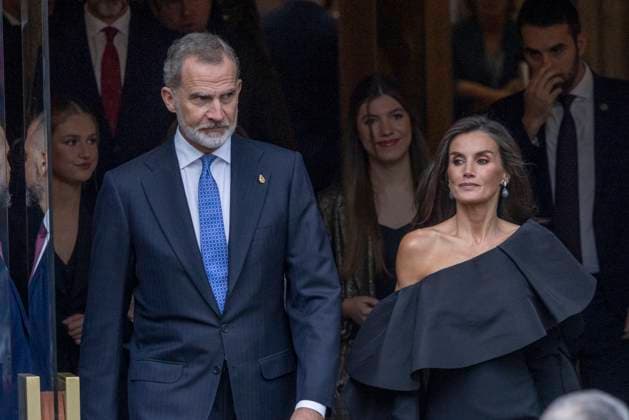 Arrivals at the 2024 Princess of Asturias Awards Ceremony in Oviedo King Felipe and Queen Letizia leaving the Reconquista Hotel to go to the Campoamor Theater before the 2024 Princess of Asturias Awards Ceremony, on October 25, 2024, in Oviedo, Asturias Spain The Princess of Asturias Foundation celebrates today the Princess of Asturias Awards, which are presented annually at a solemn academic ceremony in Oviedo, The objectives of the Foundation are to contribute to the exaltation and promotion of scientific, cultural and humanistic values that are universal heritage, through eight categories of awards FAMOSOSOS HOTEL RECONQUISTA PREMIOS PRINCESA DE ASTURIAS José Oviedo Asturias Oviedo Asturias Oviedo Asturias Espana  Copyright: xJosÃ xRuizx 6301688