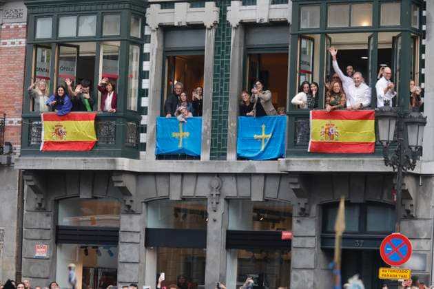 Arrivals at the 2024 Princess of Asturias Awards Ceremony in Oviedo Dozens of people watch the arrivals at the Campoamor Theater to attend the 2024 Princess of Asturias Awards Ceremony on October 25, 2024, in Oviedo, Asturias Spain The Princess of Asturias Foundation celebrates today the annual Princess of Asturias Awards, The objectives of the Foundation are to contribute to the exaltation and promotion of scientific, cultural and humanistic values that are universal heritage, through eight categories of awards 25 OCTOBER 2024 PRINCESS OF ASTURIAS KINGS PRINCESS INFANTA PRIZES ASTURIES ASTURIAS CAMPOAMOR PRIZE AWARDS ARRIVALS Oviedo Asturias Oviedo Asturias Asturias Espana  Copyright: xJorgexPeteirox 6301757