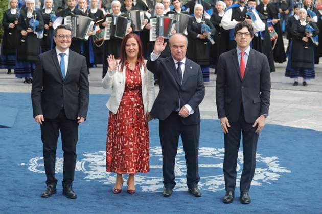 Arrivals at the 2024 Princess of Asturias Awards Ceremony in Oviedo Mariano Jabonero 2d on behalf of Organización de Estados Iberoamericanos para la Educación, la Ciencia y la Cultura OEI , Princess of Asturias Award for International Cooperation 2024, on his arrival at the Campoamor Theater to attend the 2024 Princess of Asturias Awards Ceremony, on October 25, 2024, in Oviedo, Asturias Spain The Princess of Asturias Foundation celebrates today the Princess of Asturias Awards that, The objectives of the Foundation are to contribute to the exaltation and promotion of scientific, cultural and humanistic values that are universal heritage, through eight categories of awards 25 OCTOBER 2024 PRINCESS OF ASTURIAS QUEENS PRINCESS INFANTA PRIZES Copyright: xJorgexPeteirox 6301734