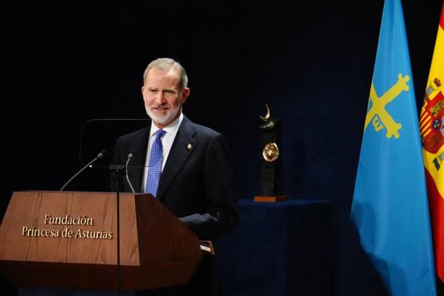 2024 Princess of Asturias Awards Ceremony in Oviedo King Felipe VI speaks during the 2024 Princess of Asturias Awards Ceremony at the Campoamor Theater, on October 25, 2024, in Oviedo, Asturias Spain The Princess of Asturias Foundation today celebrates the annual Princess of Asturias Awards, which are presented at a solemn academic ceremony held in Oviedo, The objectives of the Foundation are to contribute to the exaltation and promotion of scientific, cultural and humanistic values that are universal heritage, through eight categories of awards 25 OCTOBER 2024 PRINCESS OF ASTURIAS QUEENS PRINCESS INFANTA PRIZES ASTURIES ASTURIAS CAMPOAMOR AWARDS Oviedo Asturias Oviedo Asturias Asturias Oviedo Asturias Spain  Copyright: xXuanxCuetox 6301830