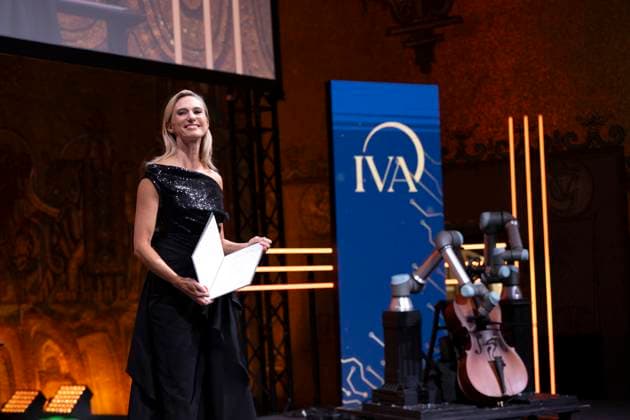 STOCKHOLM, SWEDEN 20241025 Victoria Dyring receives a scholarship during the Academy of Engineering Sciences IVA ceremony at Stockholm City Hall on Friday STOCKHOLM SWEDEN x10040x  Copyright: xAndersxWiklund TTx IVAS HÖGTIDSSAMMANKOMST 2024 dcH4yI4zgNI