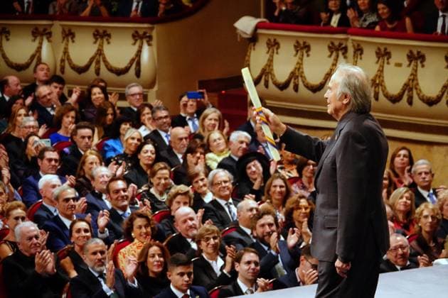 2024 Princess of Asturias Awards Presentation Ceremony in Oviedo Singer-songwriter Joan Manuel Serrat receives the 2024 Princess of Asturias Award for the Arts during the 2024 Princess of Asturias Awards Presentation Ceremony at the Campoamor Theater, on October 25, 2024, in Oviedo, Asturias Spain The Princess of Asturias Foundation today celebrates the annual Princess of Asturias Awards, which are presented at a solemn academic ceremony in Oviedo, The objectives of the Foundation are to contribute to the exaltation and promotion of scientific, cultural and humanistic values that are universal heritage, through eight categories of awards 25 OCTOBER 2024 PRINCESS OF ASTURIAS QUEENS PRINCESS INFANTA PRIZES ASTURIES ASTURIAS CAMPOAMOR AWARDS  Copyright: xXuanxCuetox 6301865