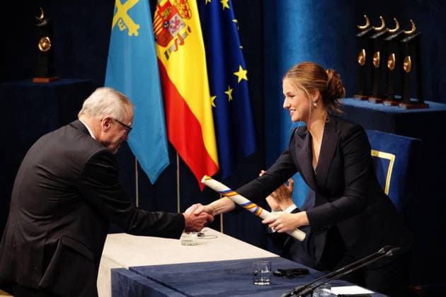 2024 Princess of Asturias Awards Presentation Ceremony in Oviedo The developers of the Ozempic drug, Daniel J Drucker, Jeffrey M Friedman, Joel F Habener, Jens Juul Holst and Svetlana Mojsov, 2024 Princess of Asturias Award for Technical and Scientific Research, receive the 2024 Princess of Asturias Award for International Cooperation, during the 2024 Princess of Asturias Awards Presentation Ceremony at the Campoamor Theater, on October 25, 2024, in Oviedo, Asturias Spain The Princess of Asturias Foundation celebrates today the Princess of Asturias Awards, which are presented annually in a solemn academic ceremony held in Oviedo The objectives of the Foundation are to contribute to the exaltation and promotion of scientific, cultural and h Copyright: xXuanxCuetox 6301885