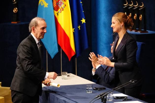 2024 Princess of Asturias Awards Presentation Ceremony in Oviedo The Secretary General, Mariano Jabonero d , on behalf of the Organization of Ibero-American States for Education, Science and Culture OEI , receives the 2024 Princess of Asturias Award for International Cooperation, during the 2024 Princess of Asturias Awards Presentation Ceremony at the Campoamor Theater, on October 25, 2024, in Oviedo, Asturias Spain The Princess of Asturias Foundation celebrates today the Princess of Asturias Awards which are presented annually in a solemn academic ceremony held in Oviedo, The objectives of the Foundation are to contribute to the exaltation and promotion of scientific, cultural and humanistic values that are universal heritage, through eig Copyright: xXuanxCuetox 6301888