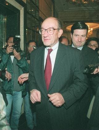 Alan Greenspan, chairman of the US Federal Reserve, is escorted to a meeting at the New Asia-Pacific regional offices of the Swiss-based Bank for International Settlements (BIS) in Hong Kong. Island Shangri-la Hotel. HONG KONG CHINA EDITORIAL USE ONLY  Copyright: xx MER2016050918102291 DAVIDxWONGx scmpphotos010687