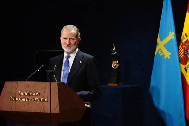 2024 Princess of Asturias Awards Ceremony in Oviedo King Felipe VI speaks during the 2024 Princess of Asturias Awards Ceremony at the Campoamor Theater, on October 25, 2024, in Oviedo, Asturias Spain The Princess of Asturias Foundation today celebrates the annual Princess of Asturias Awards, which are presented at a solemn academic ceremony held in Oviedo, The objectives of the Foundation are to contribute to the exaltation and promotion of scientific, cultural and humanistic values that are universal heritage, through eight categories of awards 25 OCTOBER 2024 PRINCESS OF ASTURIAS QUEENS PRINCESS INFANTA PRIZES ASTURIES ASTURIAS CAMPOAMOR AWARDS Oviedo Asturias Oviedo Asturias Asturias Oviedo Asturias Spain  Copyright: xXuanxCuetox 6301953