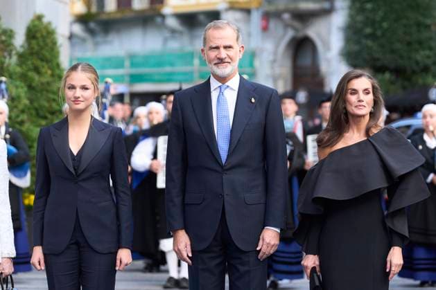 25-10-2024 Gala Princess Leonor and Queen Letizia and King Felipe during the 2024 Princess of Asturias awards ceremony at the Campoamor theater in Oviedo. The Princess of Asturias Awards are presented annually to individuals or organizations from around the world for their achievements in science, arts, literature, humanities, and sports. No Spain Â  Copyright: xPPEx
