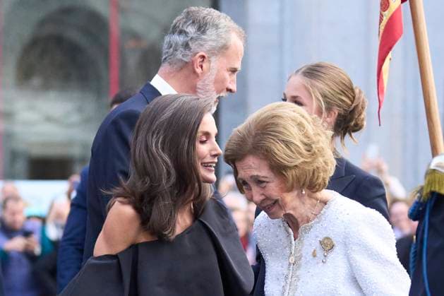 25-10-2024 Gala Princess Leonor and Queen Letizia and King Felipe and Queen Sofia during the 2024 Princess of Asturias awards ceremony at the Campoamor theater in Oviedo. The Princess of Asturias Awards are presented annually to individuals or organizations from around the world for their achievements in science, arts, literature, humanities, and sports. No Spain Â  Copyright: xPPEx