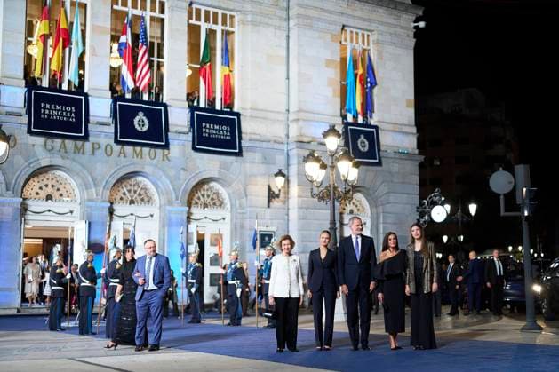25-10-2024 Gala Princess Leonor and Queen Letizia and King Felipe and Princess Sofia and Queen Sofia during the 2024 Princess of Asturias awards ceremony at the Campoamor theater in Oviedo. The Princess of Asturias Awards are presented annually to individuals or organizations from around the world for their achievements in science, arts, literature, humanities, and sports. No Spain Â  Copyright: xPPEx