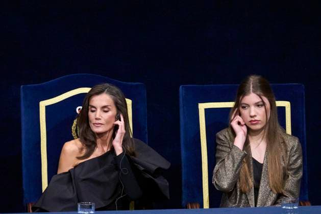 Princesa de Asturias Awards 2024 - Ceremony Gala Queen Letizia of Spain, Princess Sofia attends Ceremony Gala during Princess of Asturias Awards 2024 at Campoamor Theatre on October 25, 2024 in Oviedo, Spain Photo by IMAGO MPG Oviedo Campoamor Theatre Asturias Spain  Copyright: xMPGx