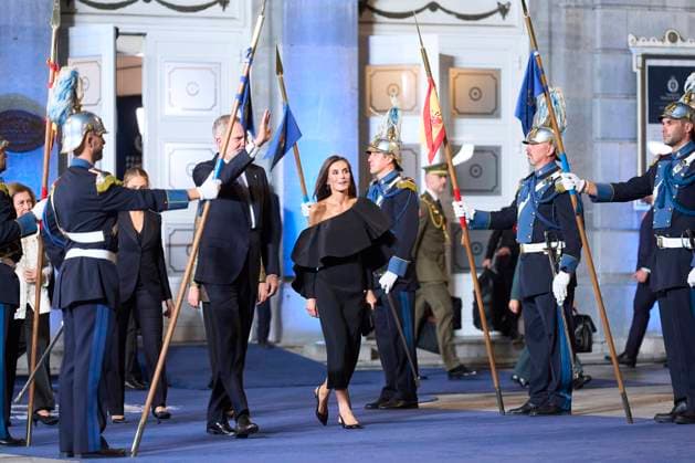 Princesa de Asturias Awards 2024 - Leave the Ceremony King Felipe VI of Spain, Queen Letizia of Spain, Crown Princess Leonor, Princess Sofia, Queen Sofia of Spain leave the Campoamor Theatre for the Ceremony during Princess of Asturias Awards 2024 on October 25, 2024 in Oviedo, Spain Photo by IMAGO MPG Oviedo Campoamor Theatre Asturias Spain  Copyright: xMPGx