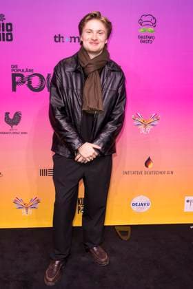 Polyton, award ceremony in the Atelier Gardens, Berlin, 23 10 2024 Jason William on the red carpet before the Polyton 2024 award ceremony in Berlins Atelier Gardens on 23 10 2024 The award has been held since 2023 and is a successor to the Echo Berlin Atelier Gardens music award Copyright: xBenxKriemannx