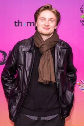 Polyton, award ceremony in the Atelier Gardens, Berlin, 23 10 2024 Jason William on the red carpet before the Polyton 2024 award ceremony in Berlins Atelier Gardens on 23 10 2024 The award has been held since 2023 and is a successor to the Echo Berlin Atelier Gardens music award Copyright: xBenxKriemannx