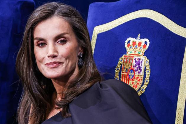 Princess Of Asturias Awards 2024 Ceremony - Oviedo Queen Letizia of Spain, King Felipe of Spain. Princess Leonor, Princess Sofia attend the Princess of Asturias awards gala 2024 at the Campoamor theater on the 25th of October of 2024 in Oviedo, Spain by Archie Andrews ABACAPRESS.COM Oviedo Spain  Copyright: xAndrewsxArchie ABACAx