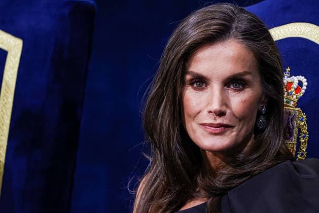 Princess Of Asturias Awards 2024 Ceremony - Oviedo Queen Letizia of Spain, King Felipe of Spain. Princess Leonor, Princess Sofia attend the Princess of Asturias awards gala 2024 at the Campoamor theater on the 25th of October of 2024 in Oviedo, Spain by Archie Andrews ABACAPRESS.COM Oviedo Spain  Copyright: xAndrewsxArchie ABACAx