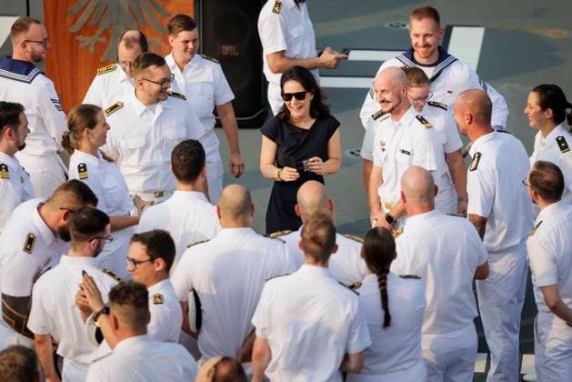 Bilder des Jahres 2024, News 10 Oktober News Themen der Woche KW43 News Bilder des Tages Annalena Baerbock (Buendnis 90 Die Gruenen), Bundesaussenministerin, aufgenommen an Bord des Einsatzgruppenversorgers Frankfurt am Main der Bundeswehr in Goa, 26.10.2024. Fotografiert im Auftrag des Auswaertigen Amtes. Goa Indien *** Annalena Baerbock Buendnis 90 Die Gruenen , Federal Minister of Foreign Affairs, photographed on board the German Armed Forces task force supply ship Frankfurt am Main in Goa, 26 10 2024 Photographed on behalf of the Foreign Office Goa India Copyright: xKiraxHofmann AAx