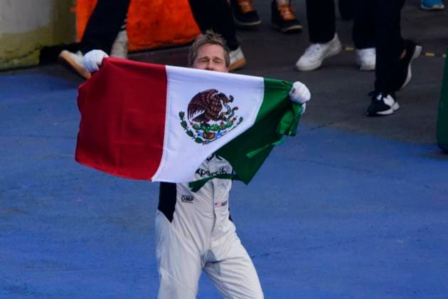 October 26, 2024, Mexico City, Mexico City, Mexico: The actor BRAD PITT surprised the public at the AutoÂ³dromo Hermanos RodroÂ­guez, during the qualification stage of the 2024 Mexican Grand Prix, where he began filming a movie Mexico City Mexico - ZUMAn296 20241026_zip_n296_016 Copyright: xJorgexNunezx