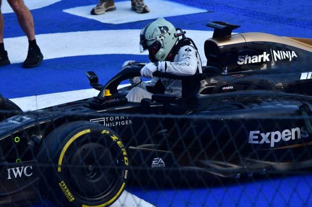 October 26, 2024, Mexico City, Mexico City, Mexico: The actor BRAD PITT surprised the public at the AutoÂ³dromo Hermanos RodroÂ­guez, during the qualification stage of the 2024 Mexican Grand Prix, where he began filming a movie Mexico City Mexico - ZUMAn296 20241026_zip_n296_030 Copyright: xJorgexNunezx