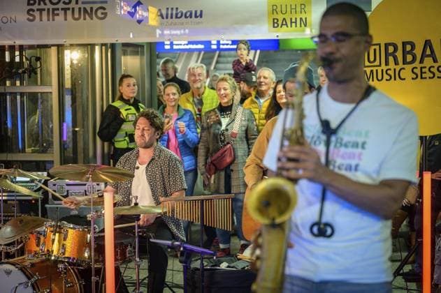 Essen Second Edition Urbahn Music Session FOR EDITORIAL PURPOSES ONLY EDITORIAL USE ONLY p Urbahn Music Session with Benny amp Joyce and guest singers Stefanie Heinzmann and Leslie Jost on Sunday, October 27, 2024, at U Bahnstation Rathaus in Essen Germany NRW Essen Copyright UwexErnst Copyright: UwexErnst doc7xsp2ccgsphpikevcpv ,EDITORIAL USE ONLY Copyright: UwexErnst