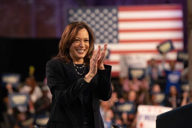News Themen der Woche KW43 News Bilder des Tages PHILADELPHIA, PENNSYLVANIA - OCTOBER 27: Democratic presidential nominee and Vice President Kamala Harris speaks during a campaign event at The Alan Horwitz Sixth Man Center on Sunday, October 27, 2024 in Philadelphia, Pennsylvania, Photo: Matt Bishop imageSPACE MediaPunch Copyright: xMattxBishop imageSPACEx MediaPunchx