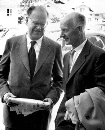 Kungälv 1959-07-11 Nordens dag firades i Kungälv i samband med statsministermötet. Statsminister Tage Erlander välkomnar kollegan Einar Gerhardsen Kungälv Sverige x12014x  Copyright: xSvD TTx ERLANDER-GERHARDSEN