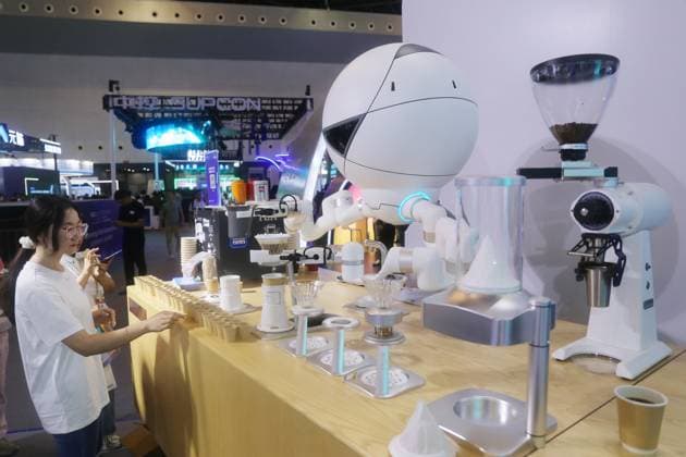 Unitree Robot at Fashionweek in Shanghai A Unitree robot dog and a model walk on the runway during Fashion Week in Shanghai, China, on October 27, 2024. Shanghai China  Copyright: xCFOTOx originalFilename: cfoto-unitreer241029_npNT4.jpg