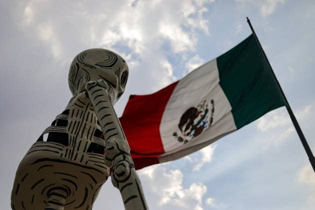 Mega Ofrenda For Dia de Muertos Celebrations A monumental cardboard skeleton is seen at the Mega Ofrenda at the main square Zocalo as part of the Mexican Dia de Muertos festivities. on October 31, 2024 in Mexico City, Mexico. (Photo by Ian Robles Eyepix Group) Copyright: xIanxRobles xEyepixxGroupx EL_31102024_134236JPEG
